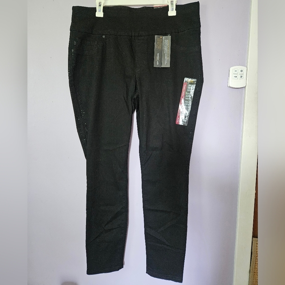 Lee Pants - LAST CALL -- NWT Lee Black Deco Pants